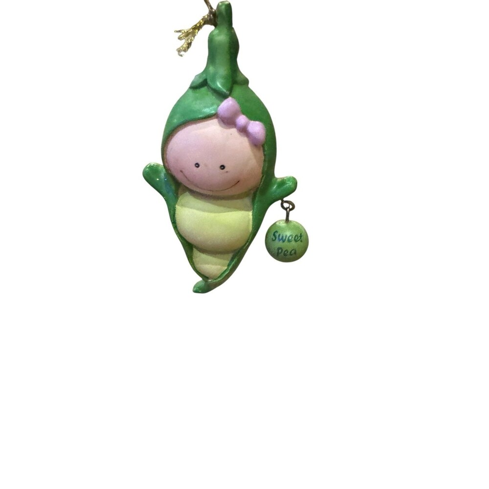 New Macy’s “sweet pea” pea in a pod Christmas ornament